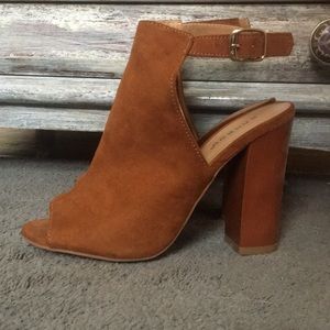 So cute! Peep toe wedges!